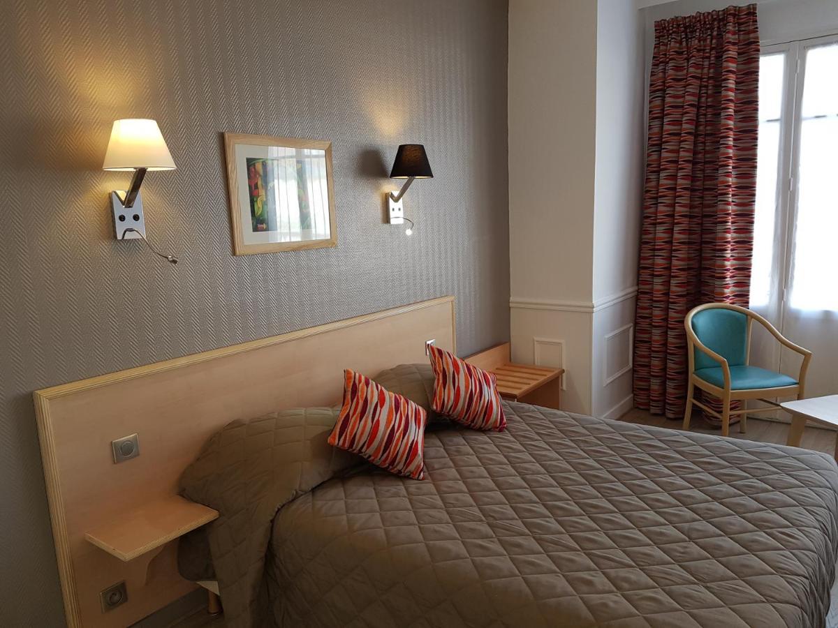 ורסאי Hotel Du Cheval Rouge מראה חיצוני תמונה